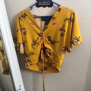 Yellow flower shirt 💛